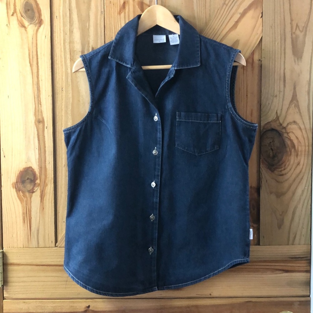 Sleeveless denim shirt